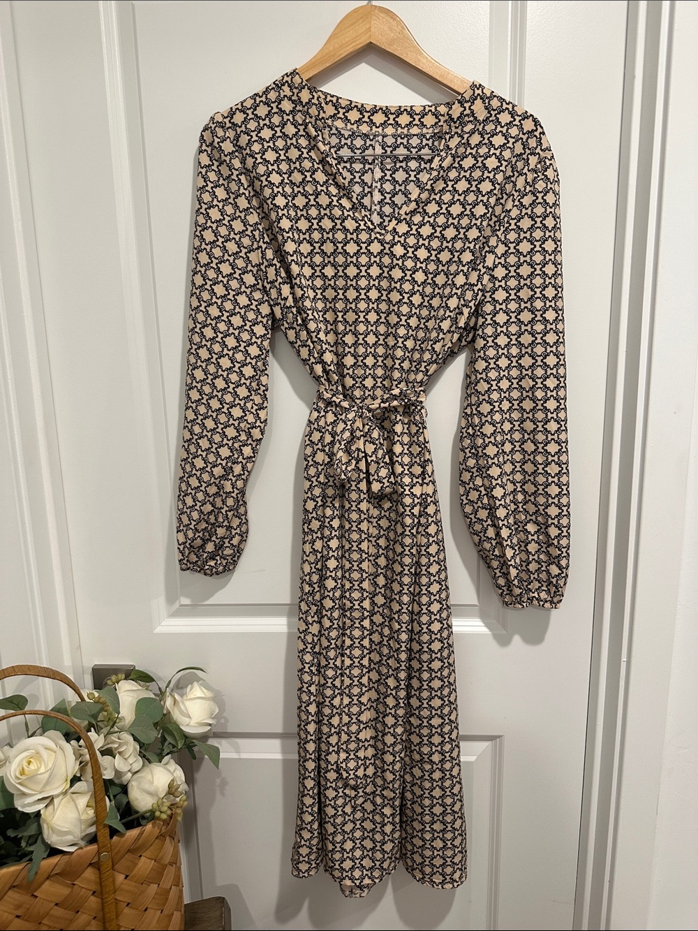 Long Sleeve Beige & Black Patterned Tie-Waist Dress